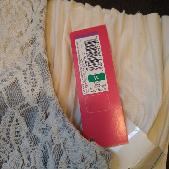 BNWT - XHILARATION - BEAUTIFUL WHITE LACE/PLEATED SHIRT WITH BLACK ACCENT - SZ M - Picture 7 of 8